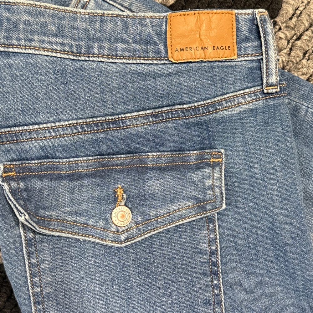 American Eagle Low Rise Flare Jeans Women’s 14W Next Level Stretch Classic - Picture 4 of 7